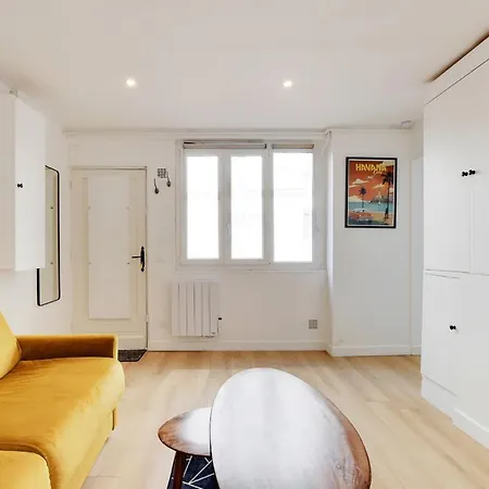 Charming And Cozy At Parc Des Buttes Chaumont