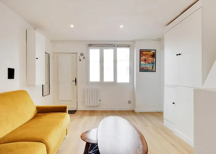 Charming And Cozy At Parc Des Buttes Chaumont